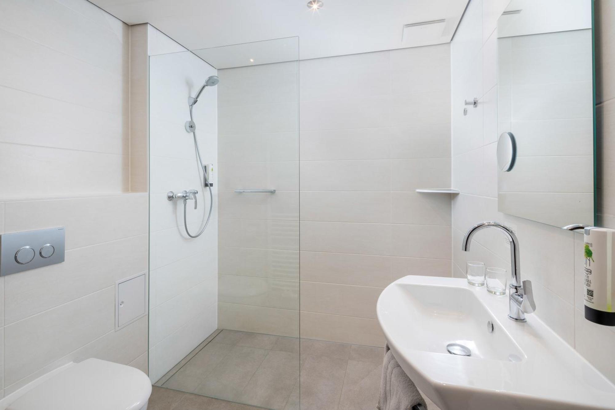 Hotel Straubs Schoene Aussicht Клингенберг-ам-Майн Экстерьер фото