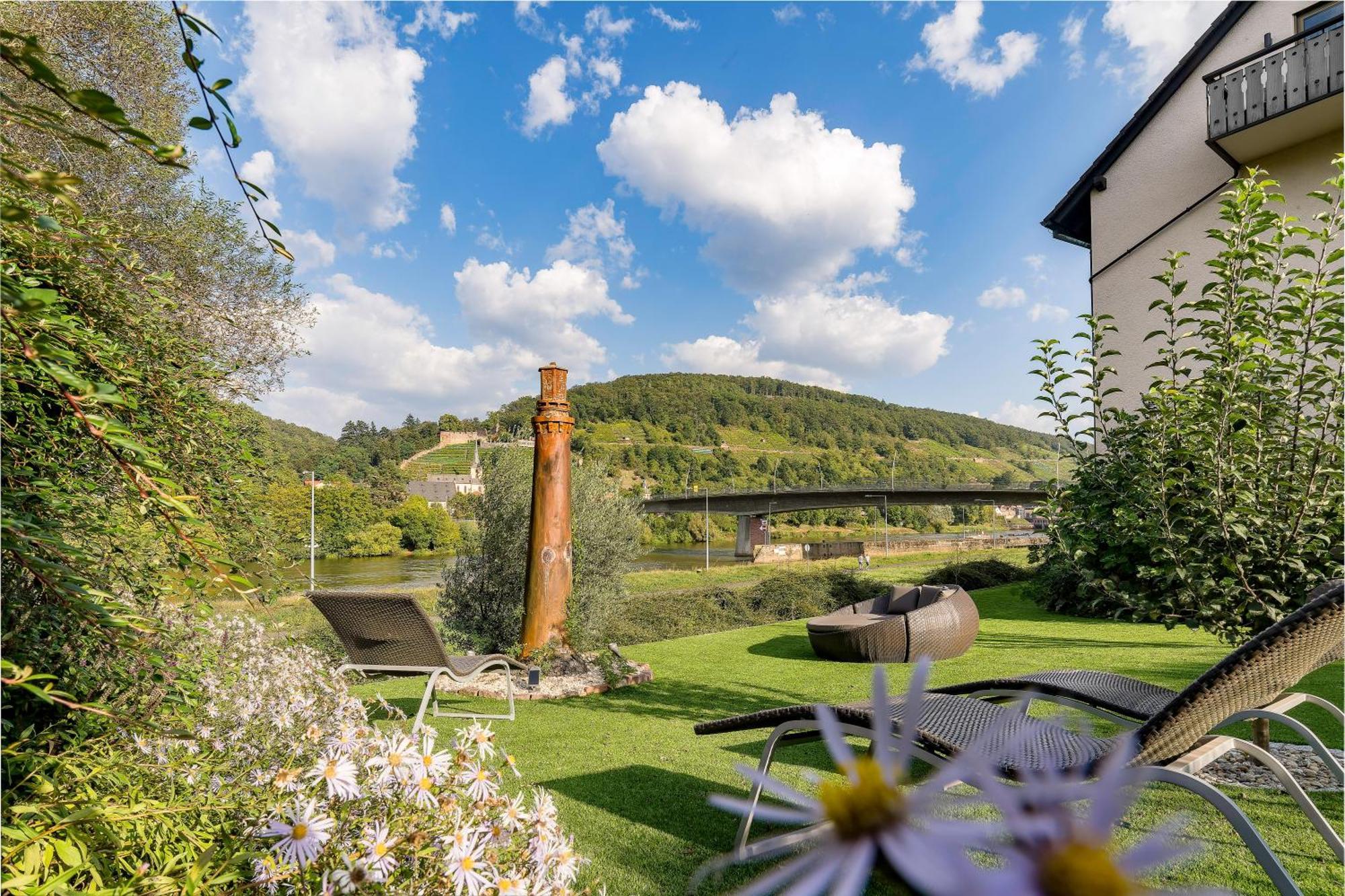 Hotel Straubs Schoene Aussicht Клингенберг-ам-Майн Экстерьер фото